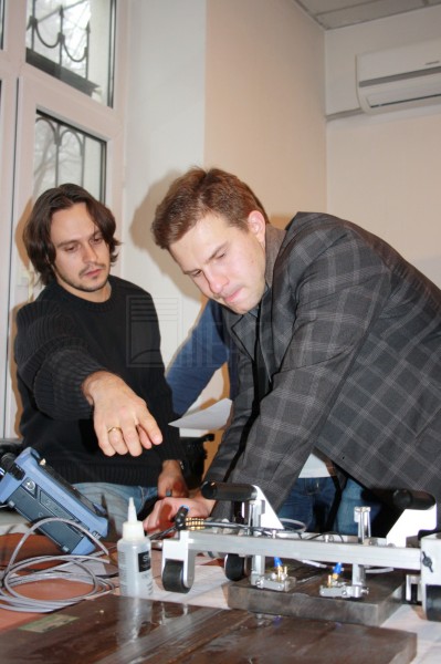 Демонстрация работы узк дефектоскопов