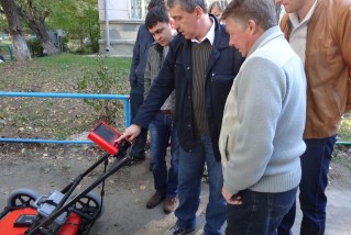 Специалисты осваивают работу с георадаром