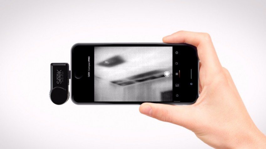 Тепловизор Seek Thermal CompactPRO для iOS