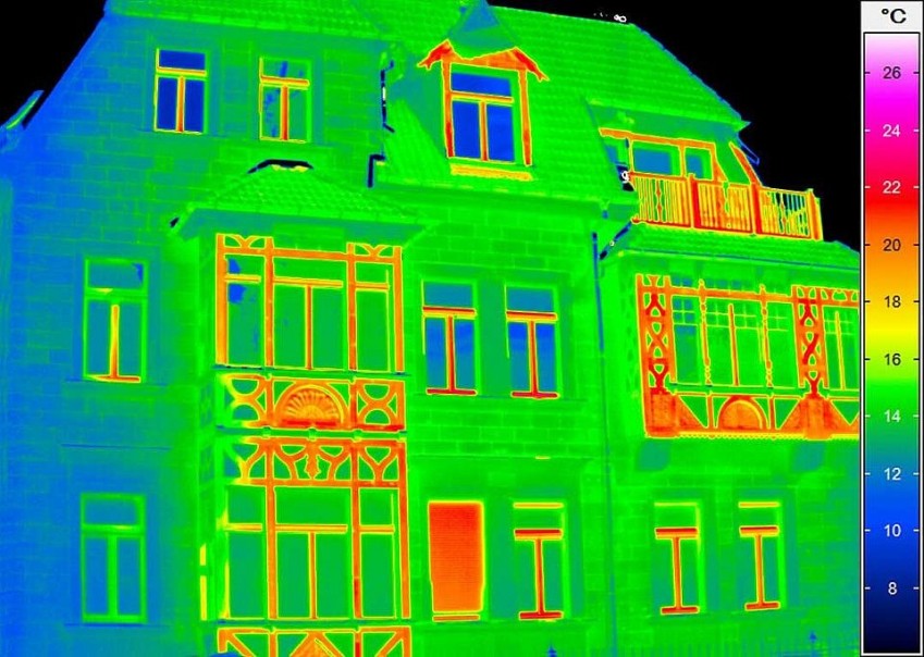 Термограмма дома с VarioCAM HD inspect 700
